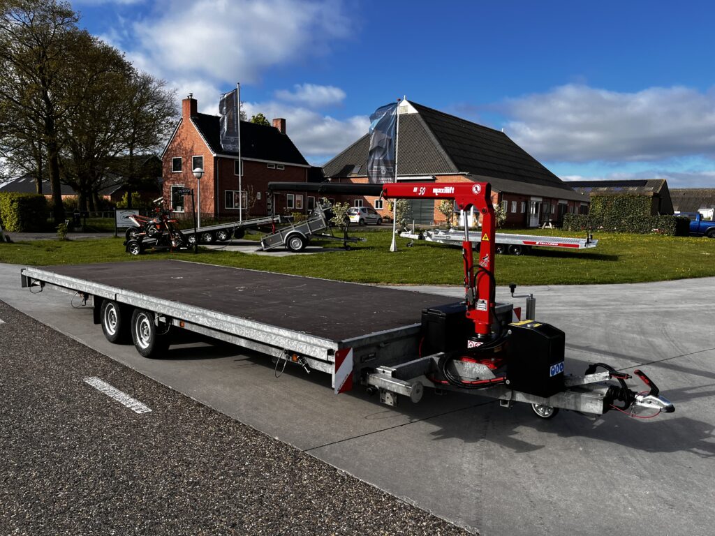 Hulco Medax + autolaadkraan Maxilift
