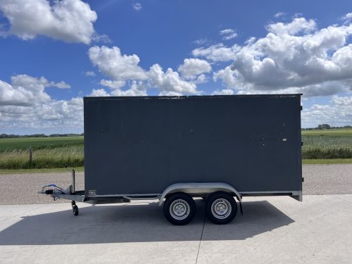 Hapert gesloten aanhanger / vaste opbouw
